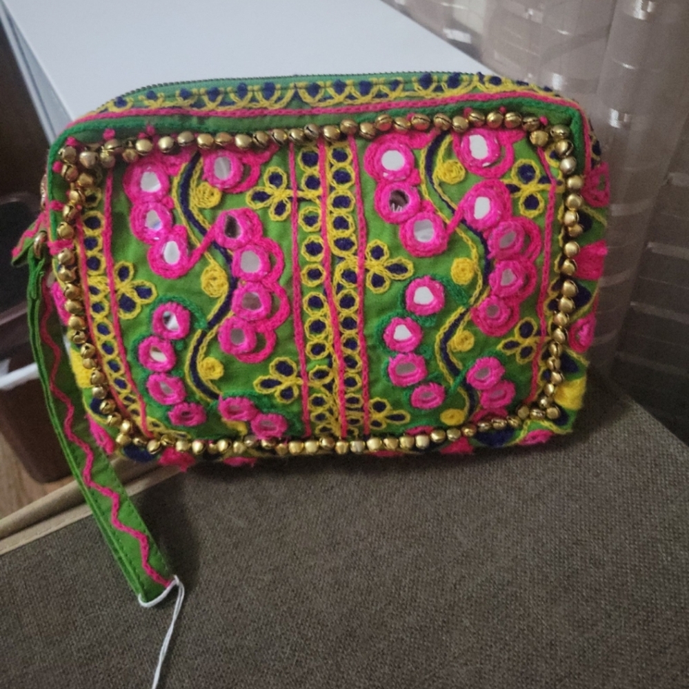Simitri Clutch - Picture 2 of 5